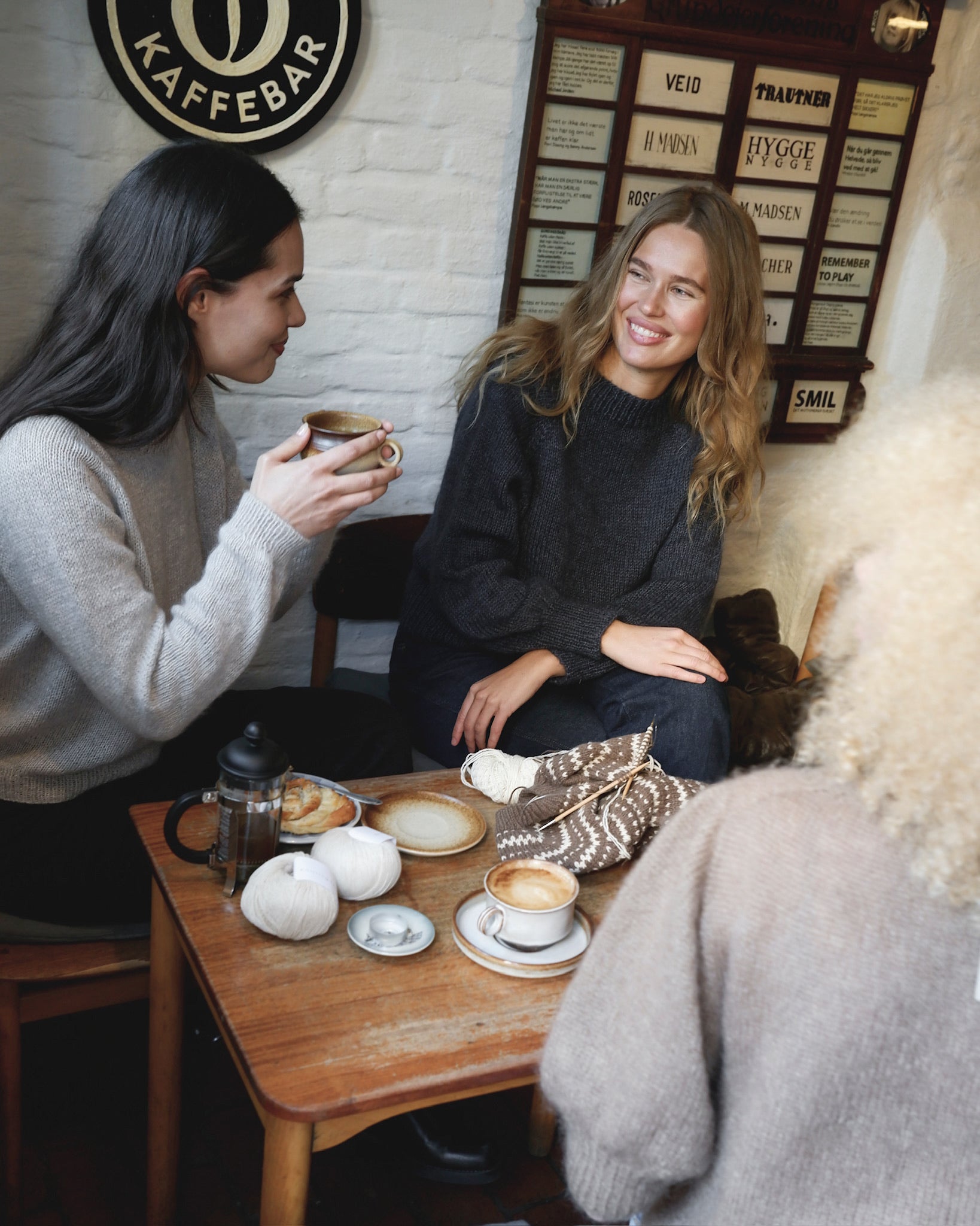 Simple and Simple Sweater