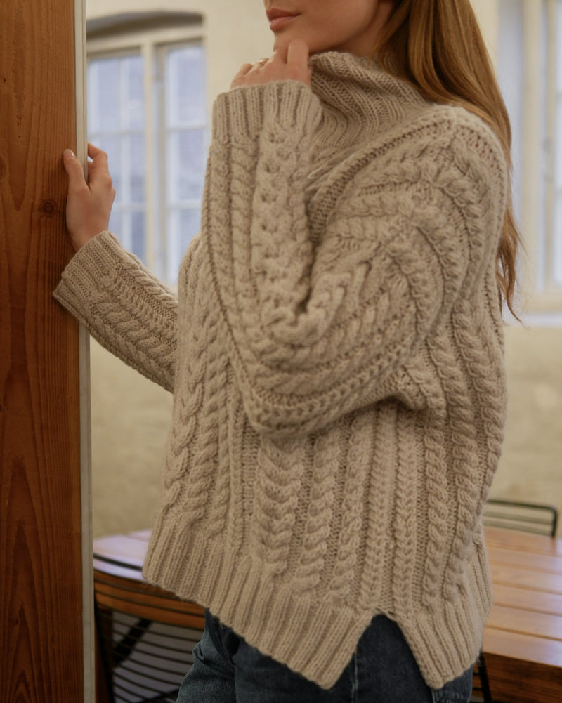 Simple Cable Turtleneck Pattern KNITTING PATTERN ⨯ Chunky Knit