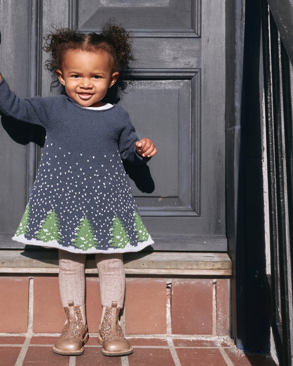 christmas dress knitting pattern Novita Nalle: Joulutarina (A Christmas Story) knitted dress