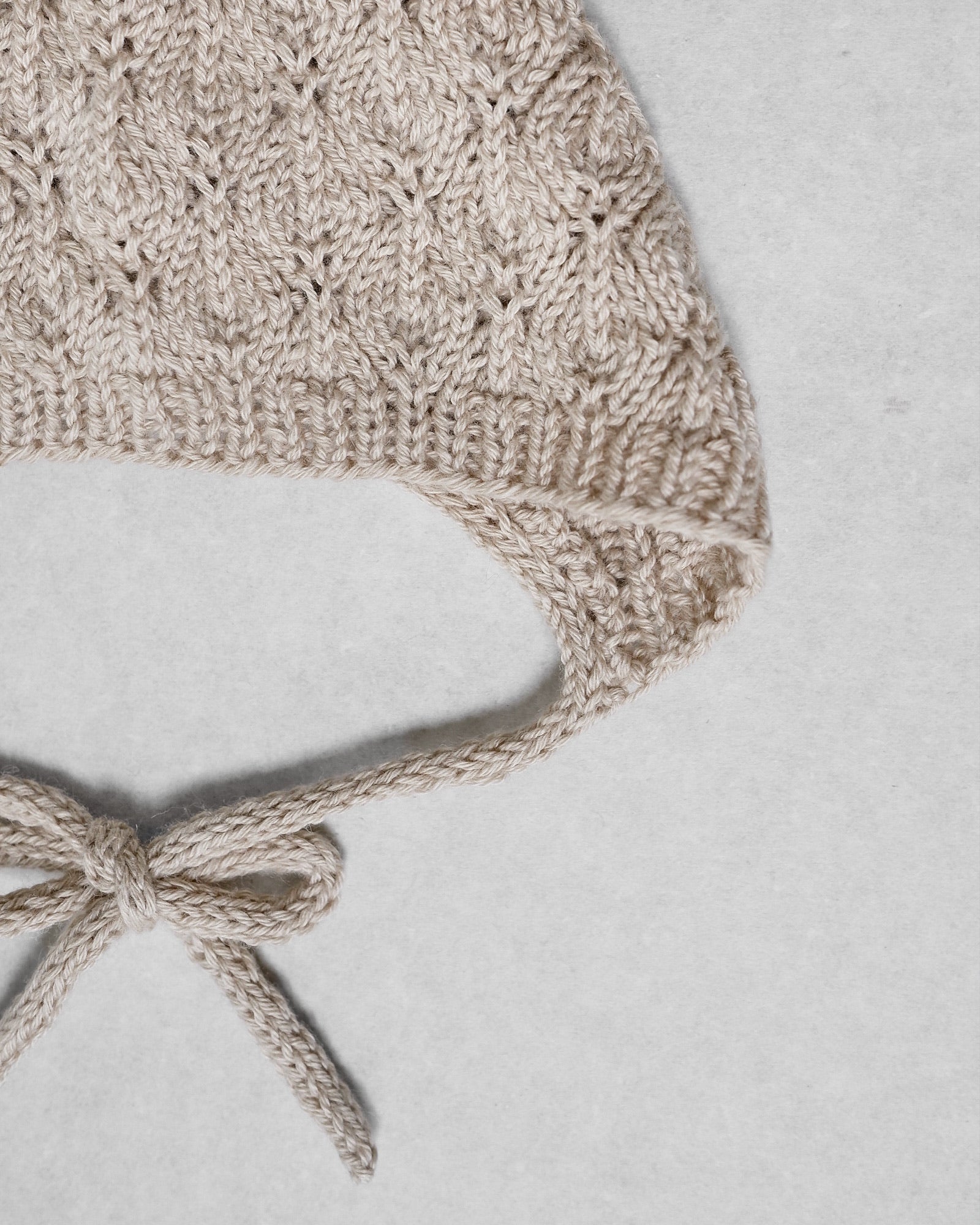 Olive Bonnet - English
