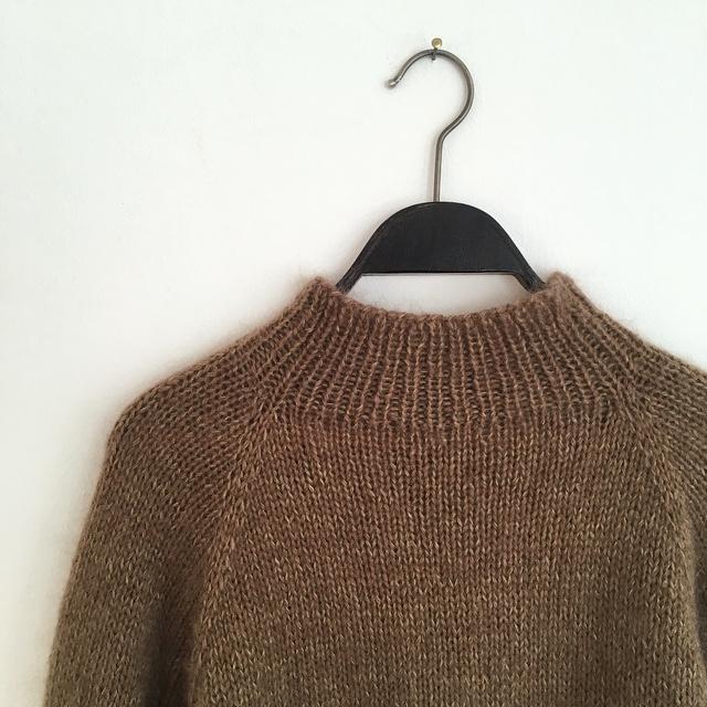 Simple and Simple Sweater