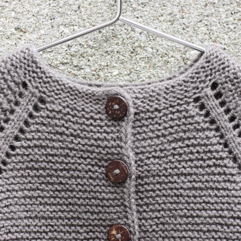 Strickjacke mit Strumpfband - Baby