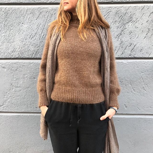 Simple and Simple Sweater