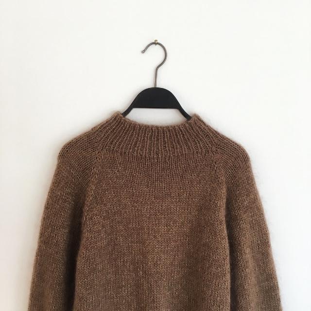 Simple and Simple Sweater