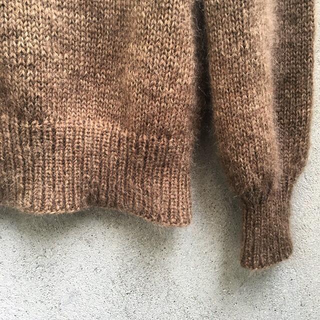 Simple and Simple Sweater