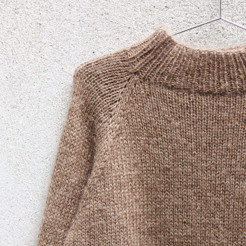 Simple and Simple Sweater<br>