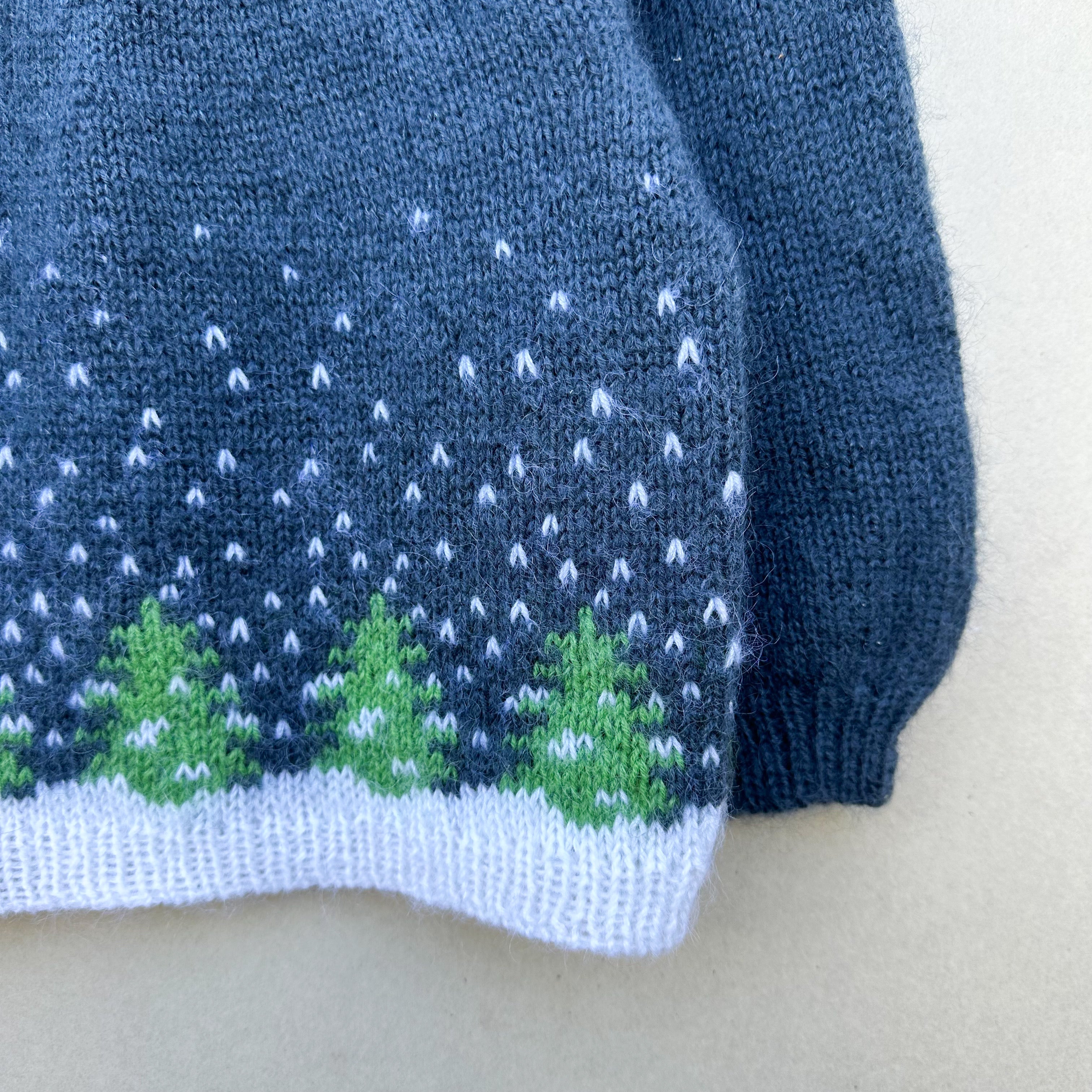 Snow Sweater - Barn