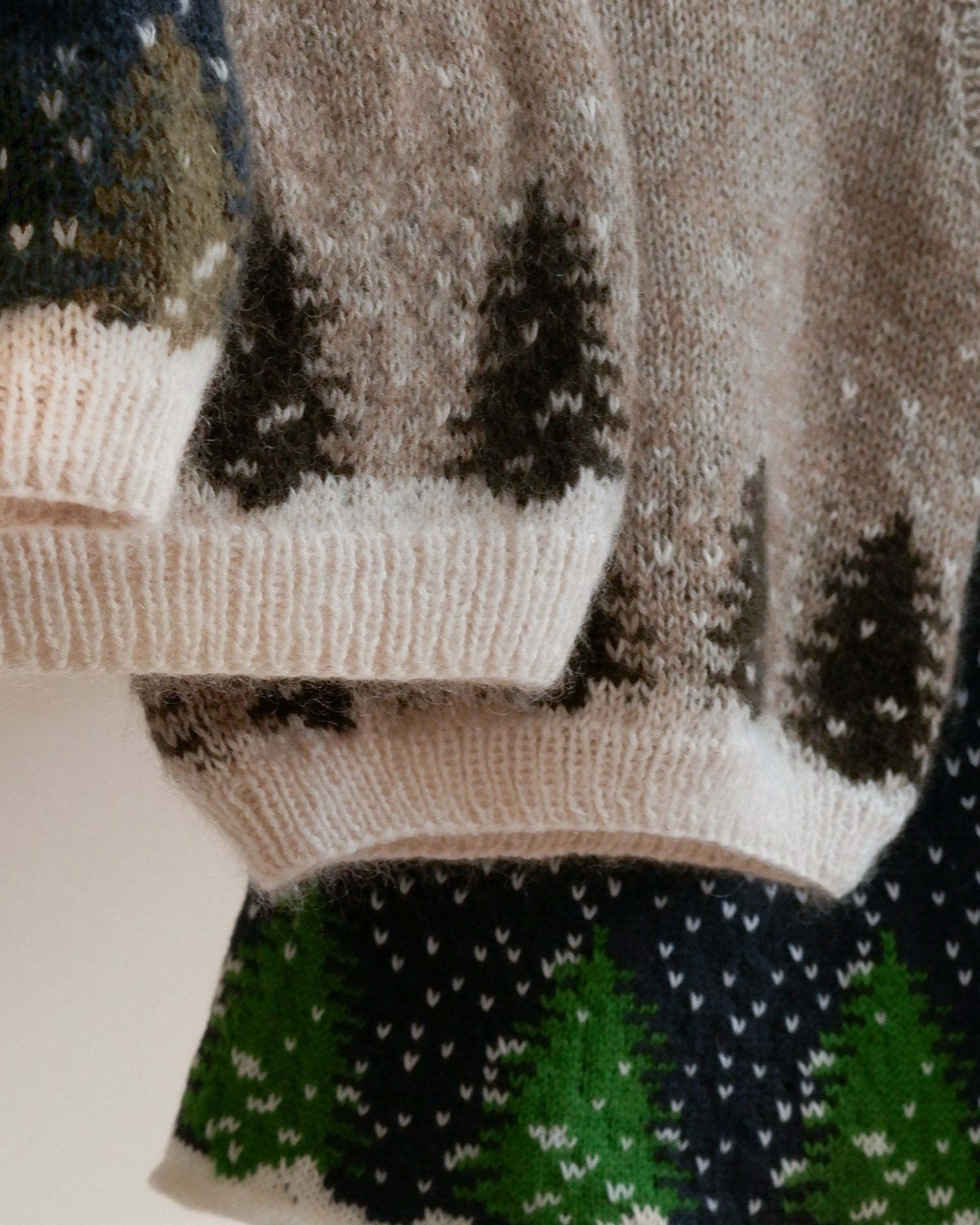 Snow Sweater - Barn